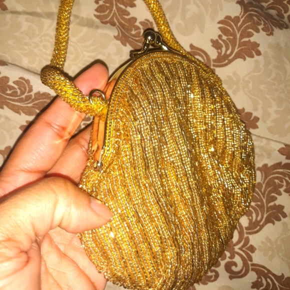 Gold vintage beaded mini purse - Picture 2 of 8